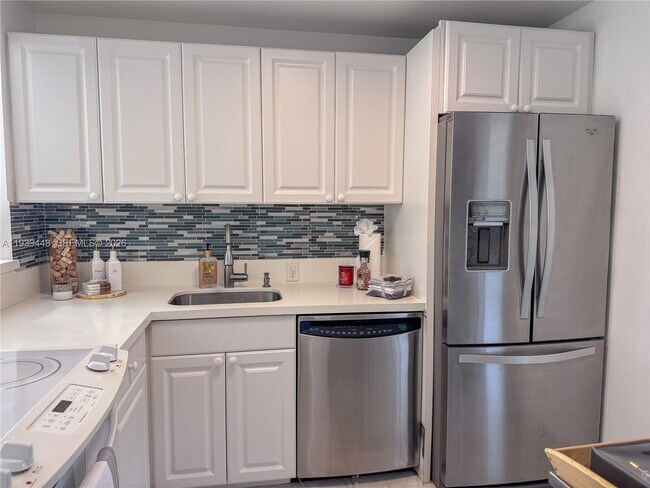 Foto del edificio - 3301 N Country Club Dr