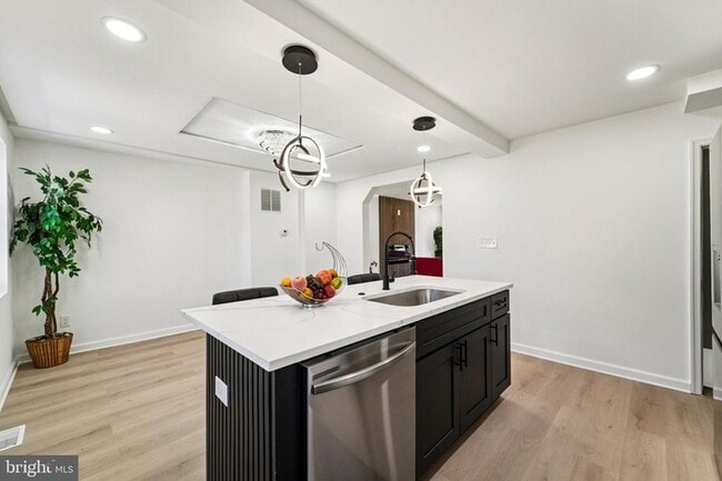 Building Photo - BEAUTIFUL 3 Bedroom 2 Bathroom Home