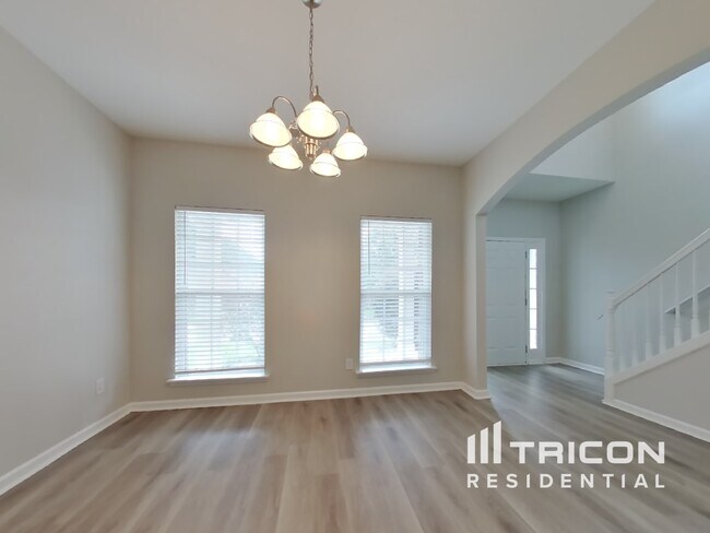 Foto del edificio - 1999 Oakbluff Way SW