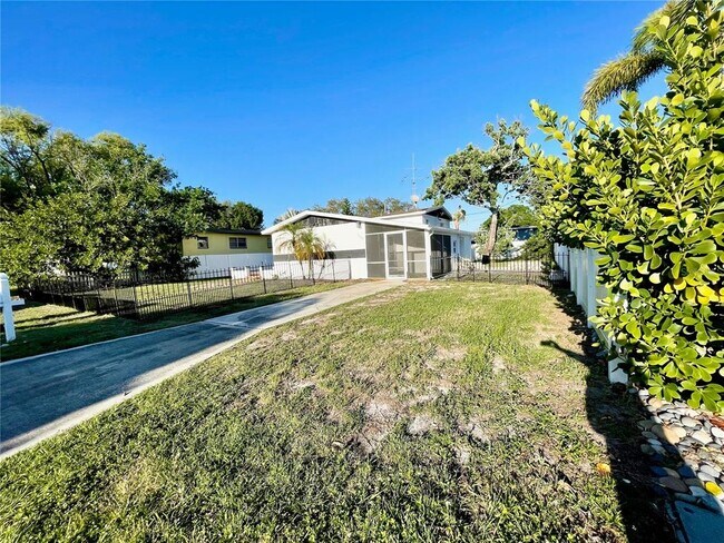 Foto del edificio - 4608 S Hesperides St