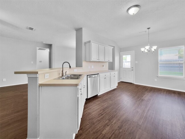 Foto del edificio - 5439 Aloe Ave