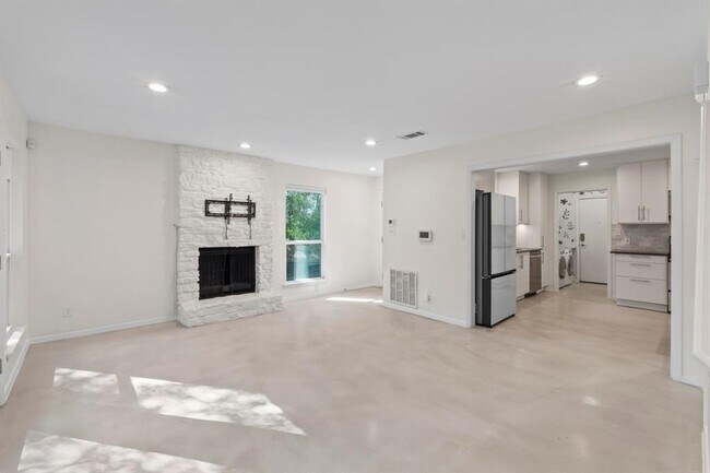 Foto del edificio - 1245 Spyglass Dr