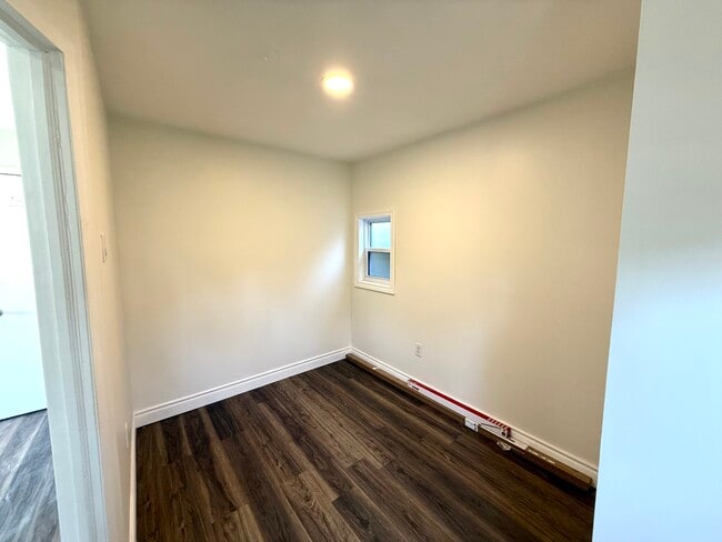 Building Photo - Unit D-21 Locke Street South Hamilton Ontario L8P3Z9