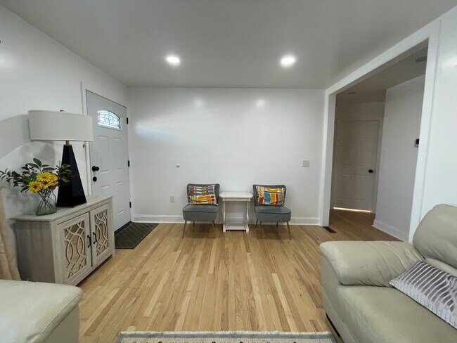 Sala de estar - 11 Raymond Pl