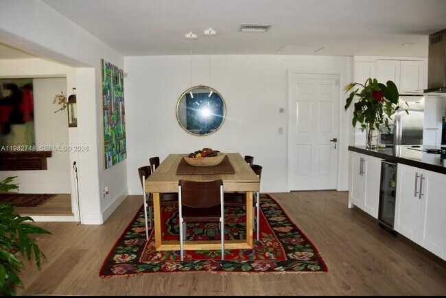 Foto del edificio - 1251 SW 11th Terrace