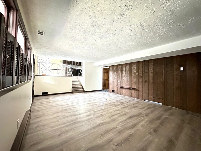 Foto del edificio - 9316 Laramie Rd