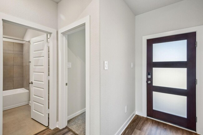 Building Photo - 6442 Sugarcane Ln