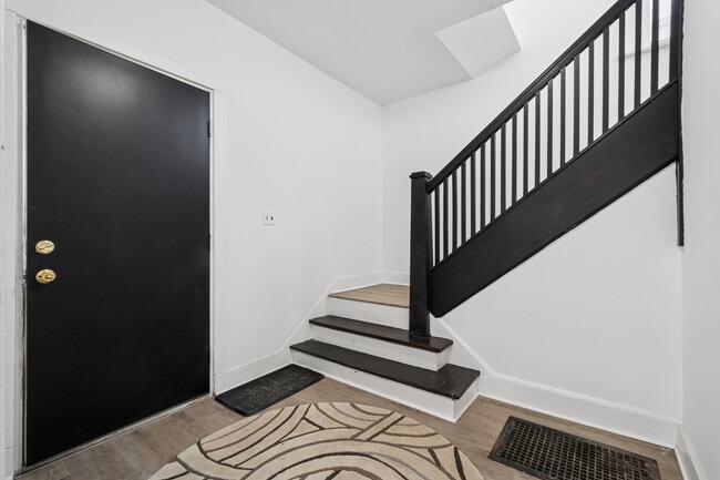 Building Photo - 2639 Prairie Ave