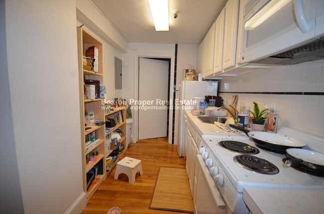 Building Photo - 45 Westland Ave