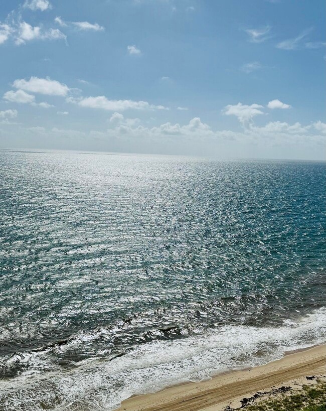 Building Photo - 3400 Galt Ocean Dr