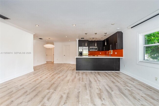 Foto del edificio - 1300 71st St