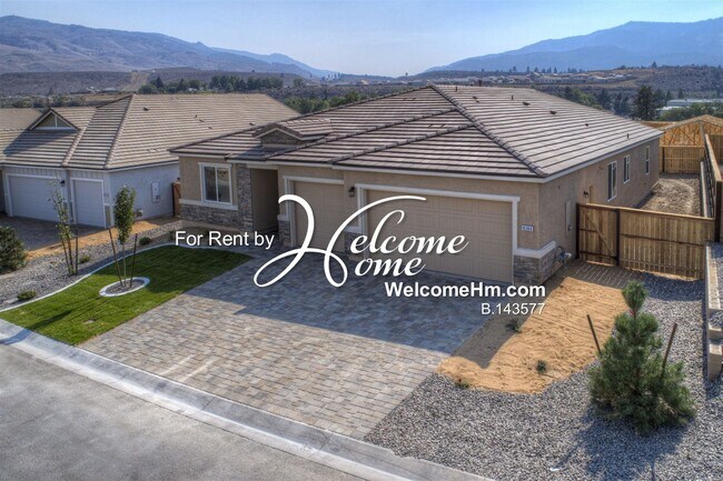 Building Photo - Newer Luxury Home in Verdi