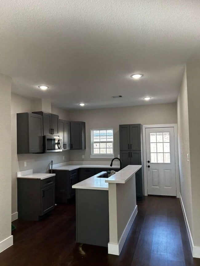 Building Photo - 704 Avenue I