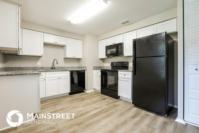 Building Photo - 20569 Tappan Zee Dr