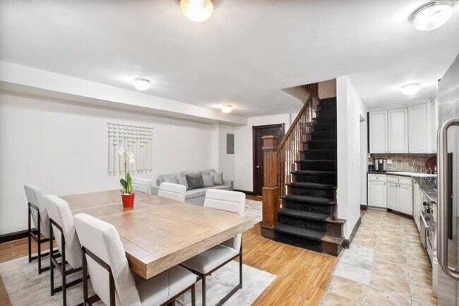 Foto del edificio - 306 E 52nd St