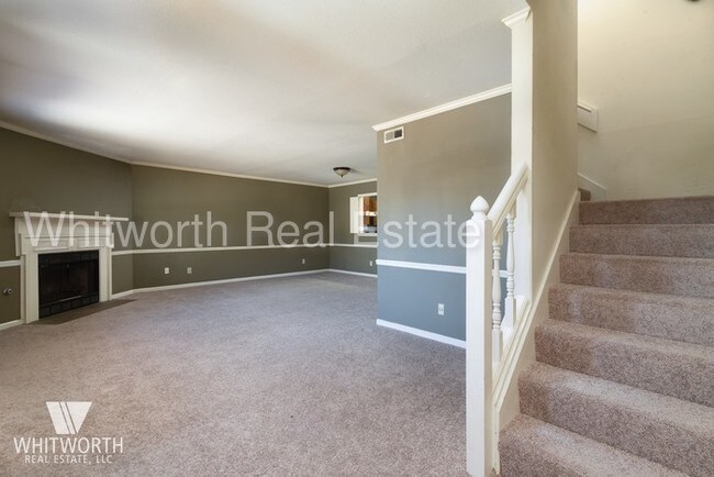 Building Photo - 1009 Fairfax Dr