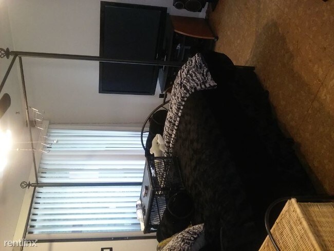 Foto del edificio - 1 br, 1.5 bath House - 410 Beaver St E.