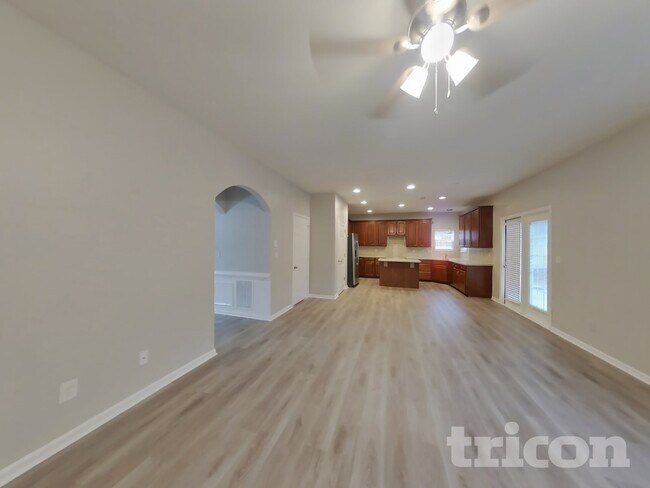 Building Photo - 18 Rockridge Dr