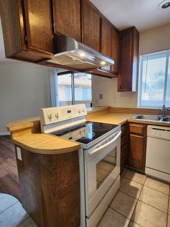 Foto del edificio - 4809 Hahn Avenue, Unit 58