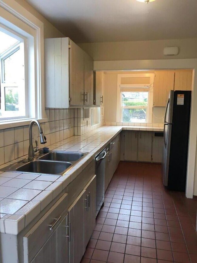 Building Photo - 474 Quartz St
