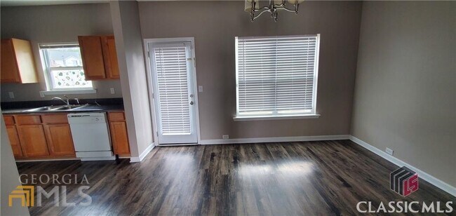 Foto del edificio - 4629 Blue Iris Way