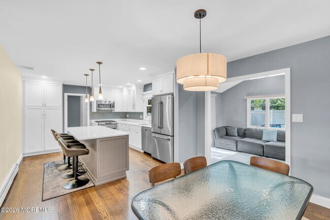 Building Photo - 485 Freehold St