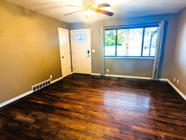 Foto del edificio - 317 W 930 N