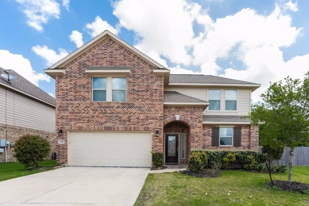 Primary Photo - 1307 Ainsley Way Dr