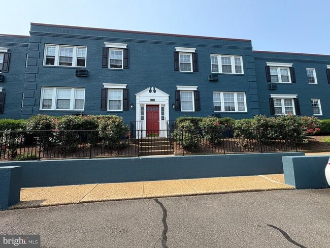 Building Photo - 410 Bashford Ln