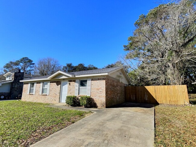 Building Photo - 3-Bedroom Home in Ocean Springs – Prime Lo...