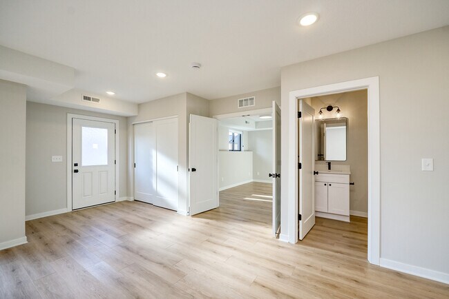 Foto del edificio - 506 37th Ave NE