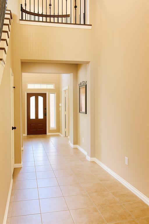 Foto del edificio - 513 Fallen Oaks Dr