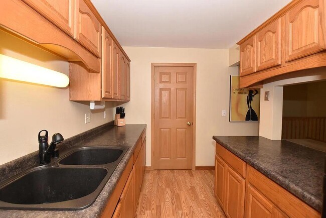 Foto del edificio - N114W17033 Armada Dr