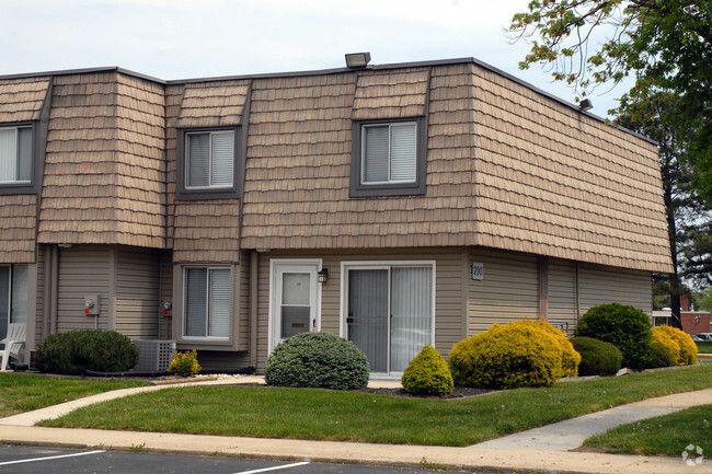 Building Photo - Governors Place Townhomes