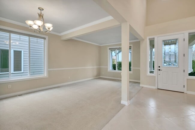 Building Photo - Gorgeous Kirkland Home w/2 car garage