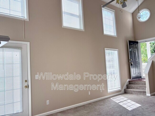 Foto del edificio - 4249 Beacon Heights Dr