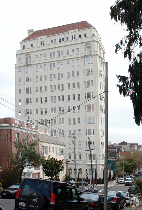 Building Photo - 2490 Jackson St