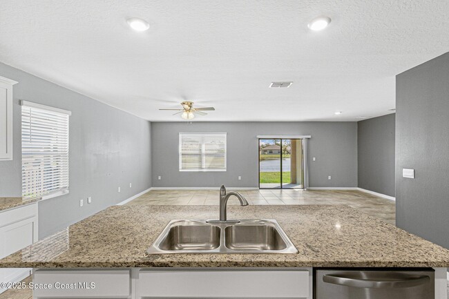 Foto del edificio - 3743 Coachman Ln SE