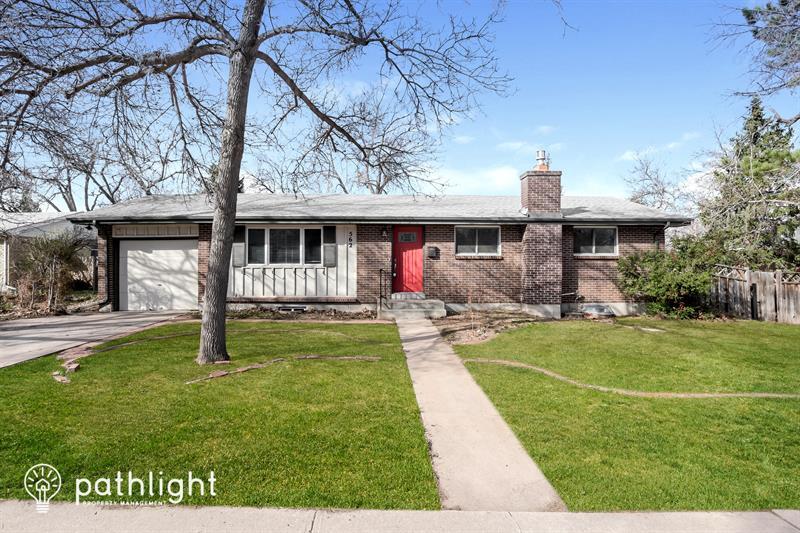 Primary Photo - 562 W Easter Ave