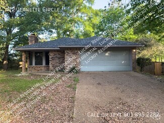 Building Photo - 422 Jeanette Cir