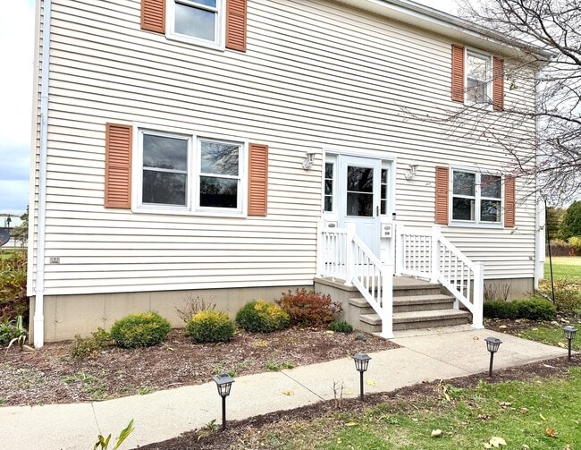 Building Photo - 56 Smith St