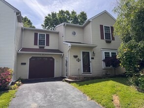 Building Photo - 1739 Wendy Ln