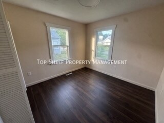 Foto del edificio - 217 E 14th St N