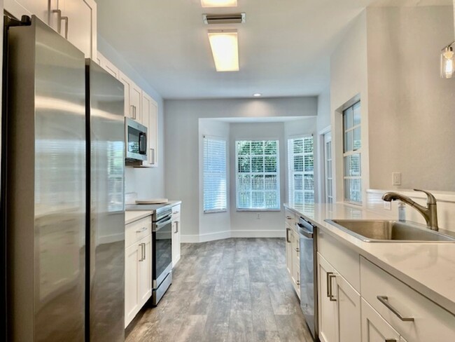 Building Photo - 4/2 Home located in Cul-de-sac in Capri