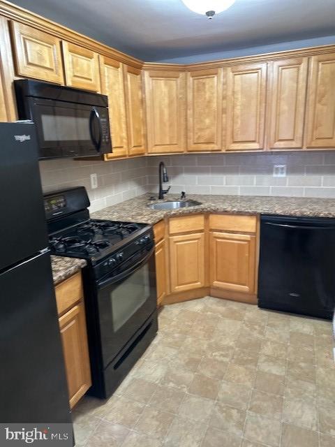 Foto del edificio - 1380 N 76th St
