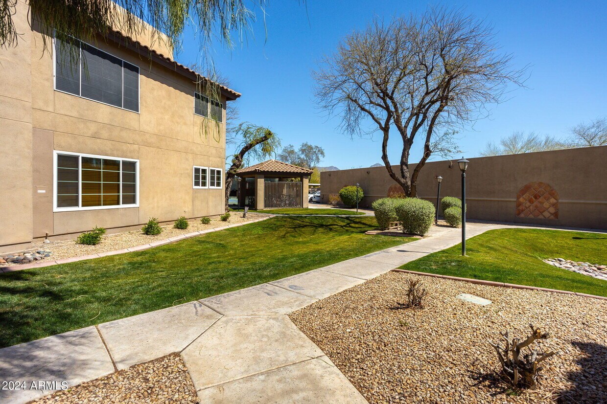 Primary Photo - 9451 E Becker Ln