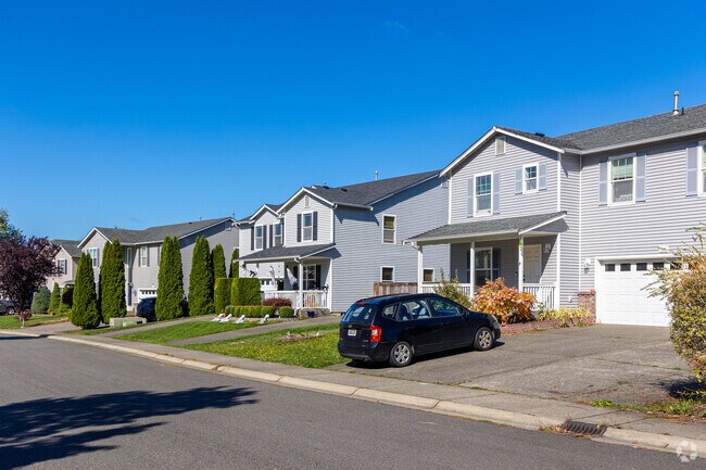 Lovely Multi-family Homes in the Graham Neighborhood.
