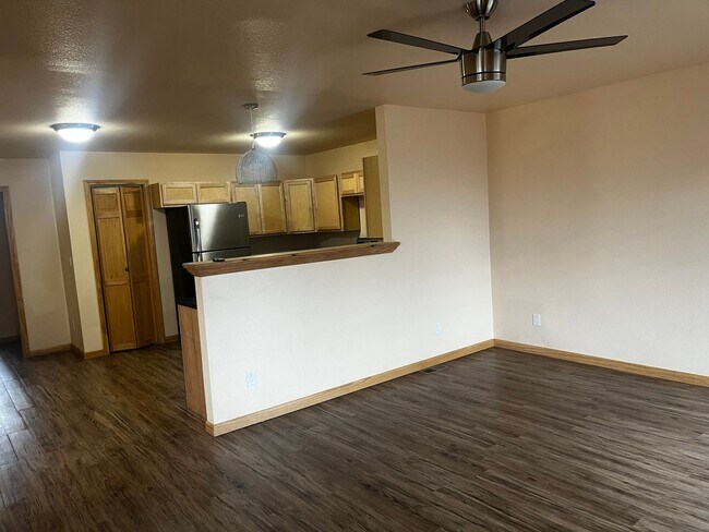 Foto del edificio - Well Maintained Main Level Apartment.