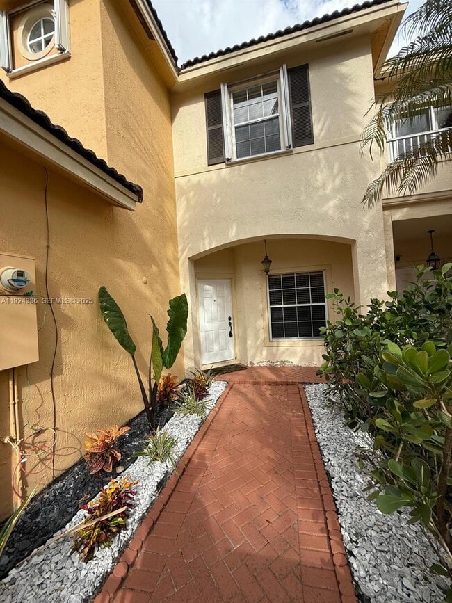 Foto del edificio - 5543 NW 112th Pl