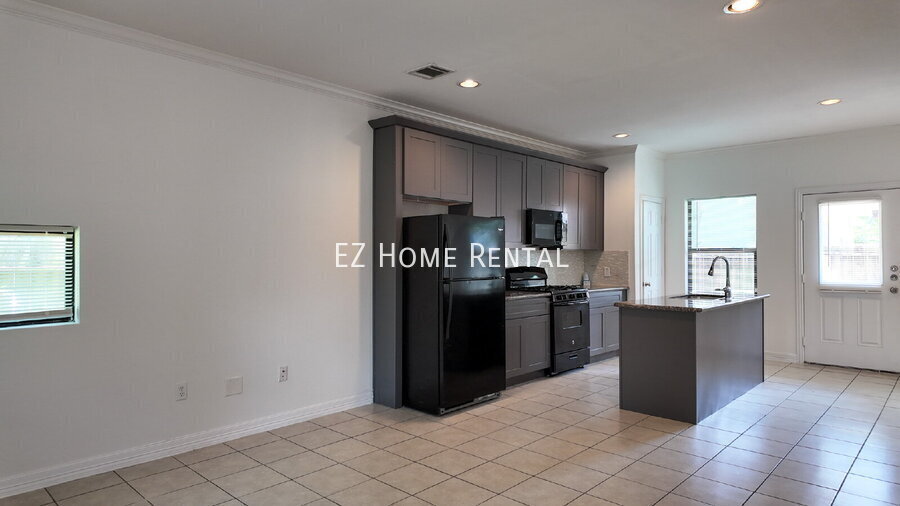 Foto principal - 8710 Knox St
